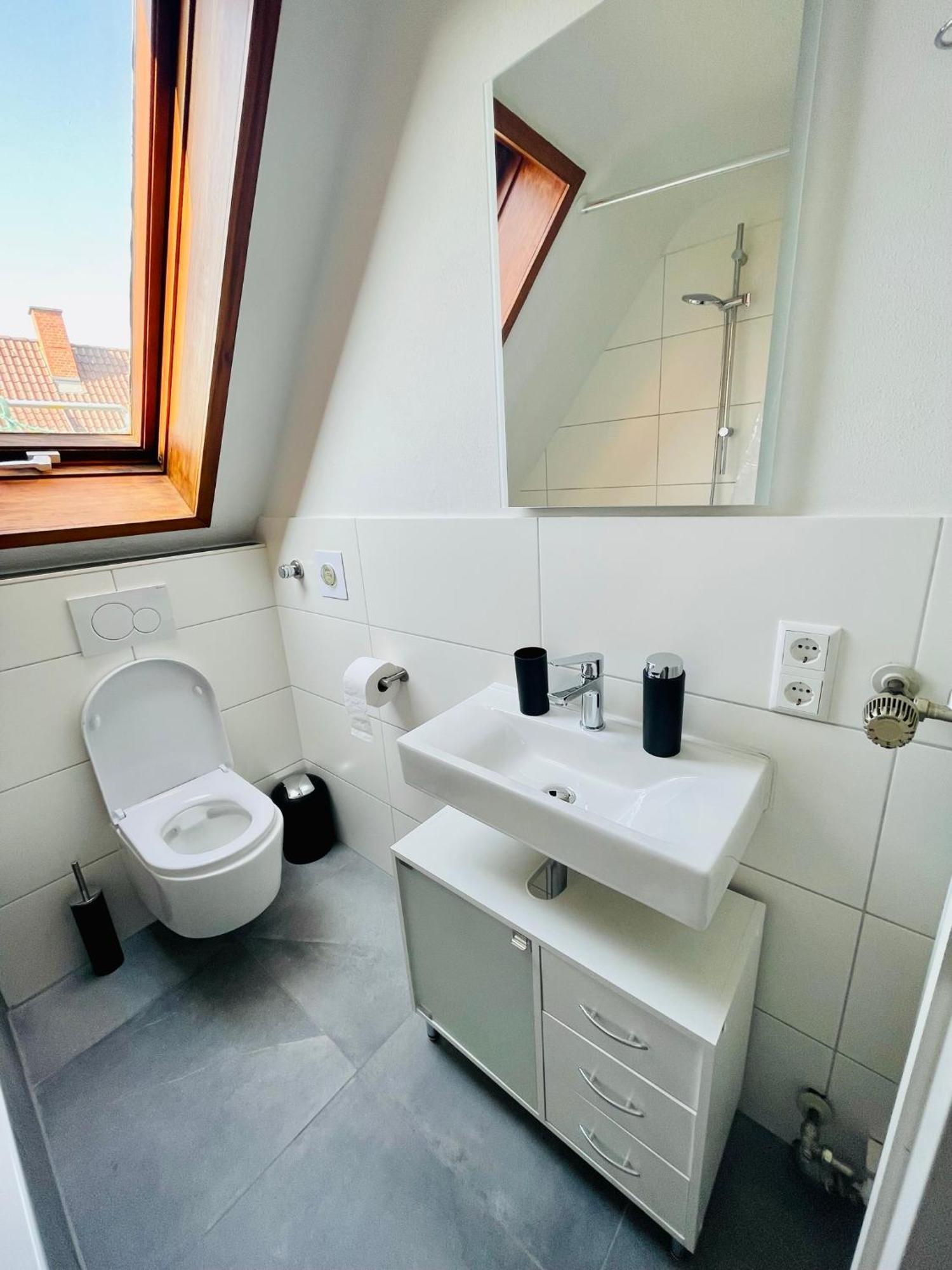 3room-central-modern Near Mtu- The Zeppelin By Lakescape Fewos Apartment *